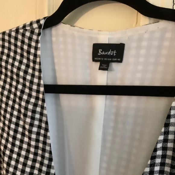 Bardot Black/White Wrap Asymmetric Dress 8  NWOT - Picture 4 of 7